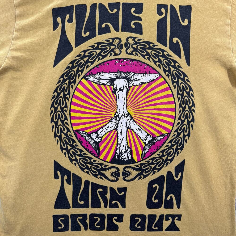 Altru "Tune In, Turn On, Drop Out" Men's Graphic T-Shirt Large 100% Cotton - Picture 6 of 8